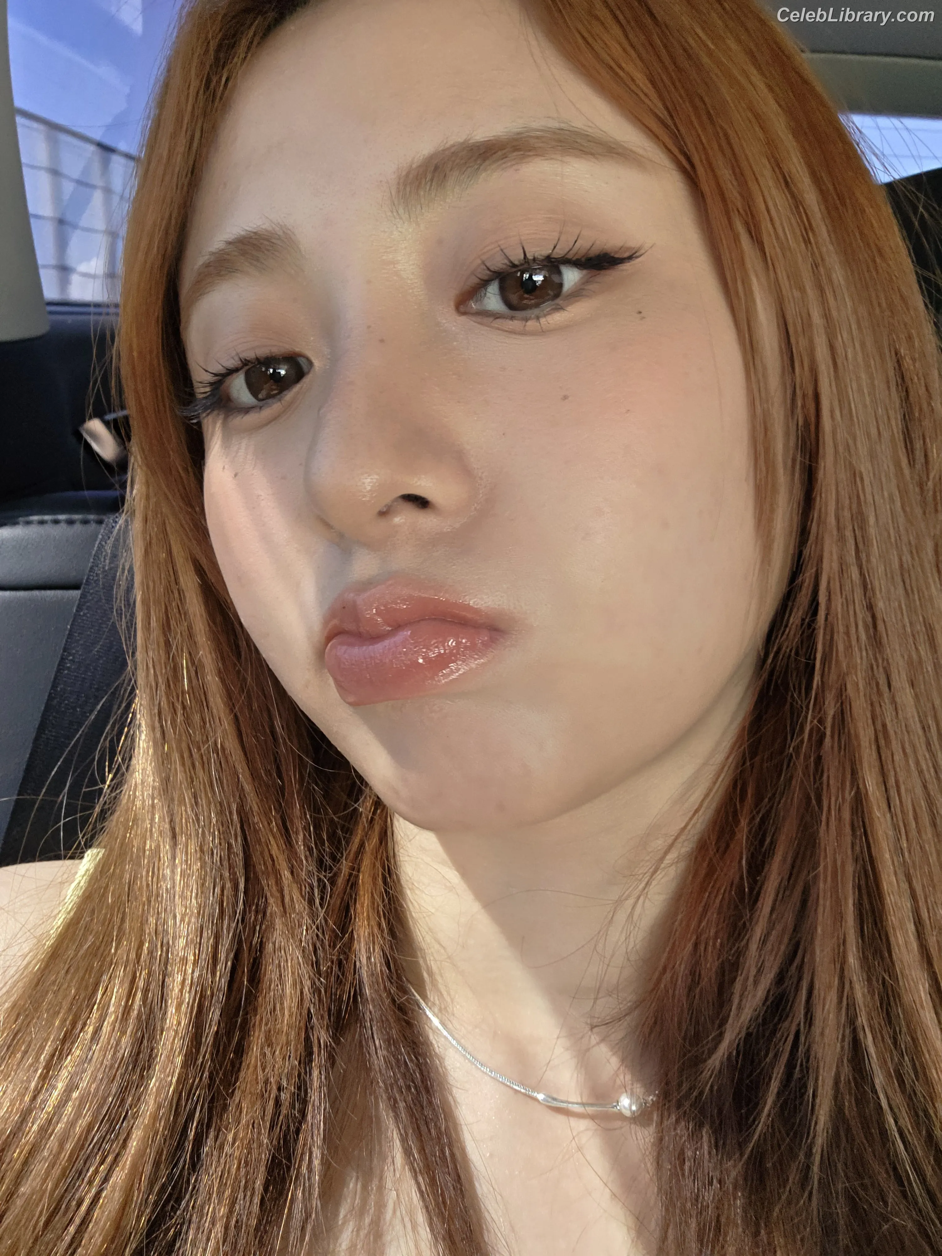 Huh Yunjin 허윤진 LESSERAFIM photo 14 of 252