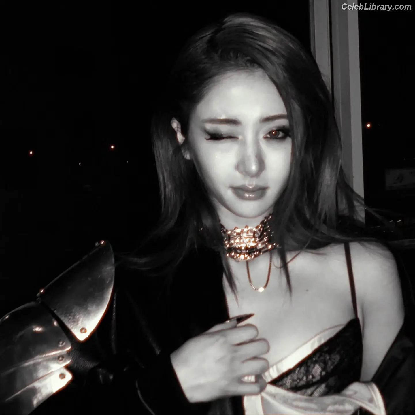 Huh Yunjin 허윤진  LESSERAFIM photo 12 of 252
