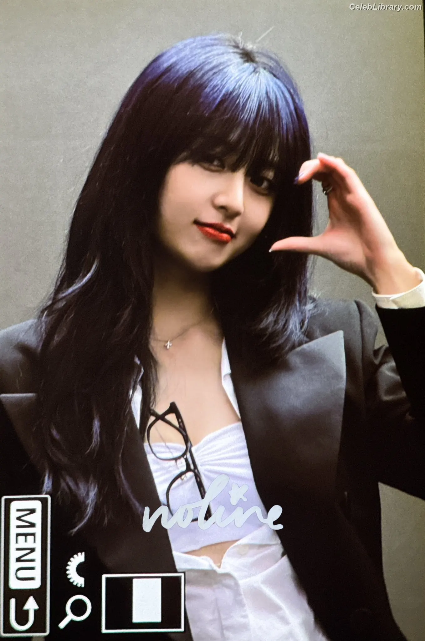 Huh Yunjin 허윤진  LESSERAFIM photo 12 of 252