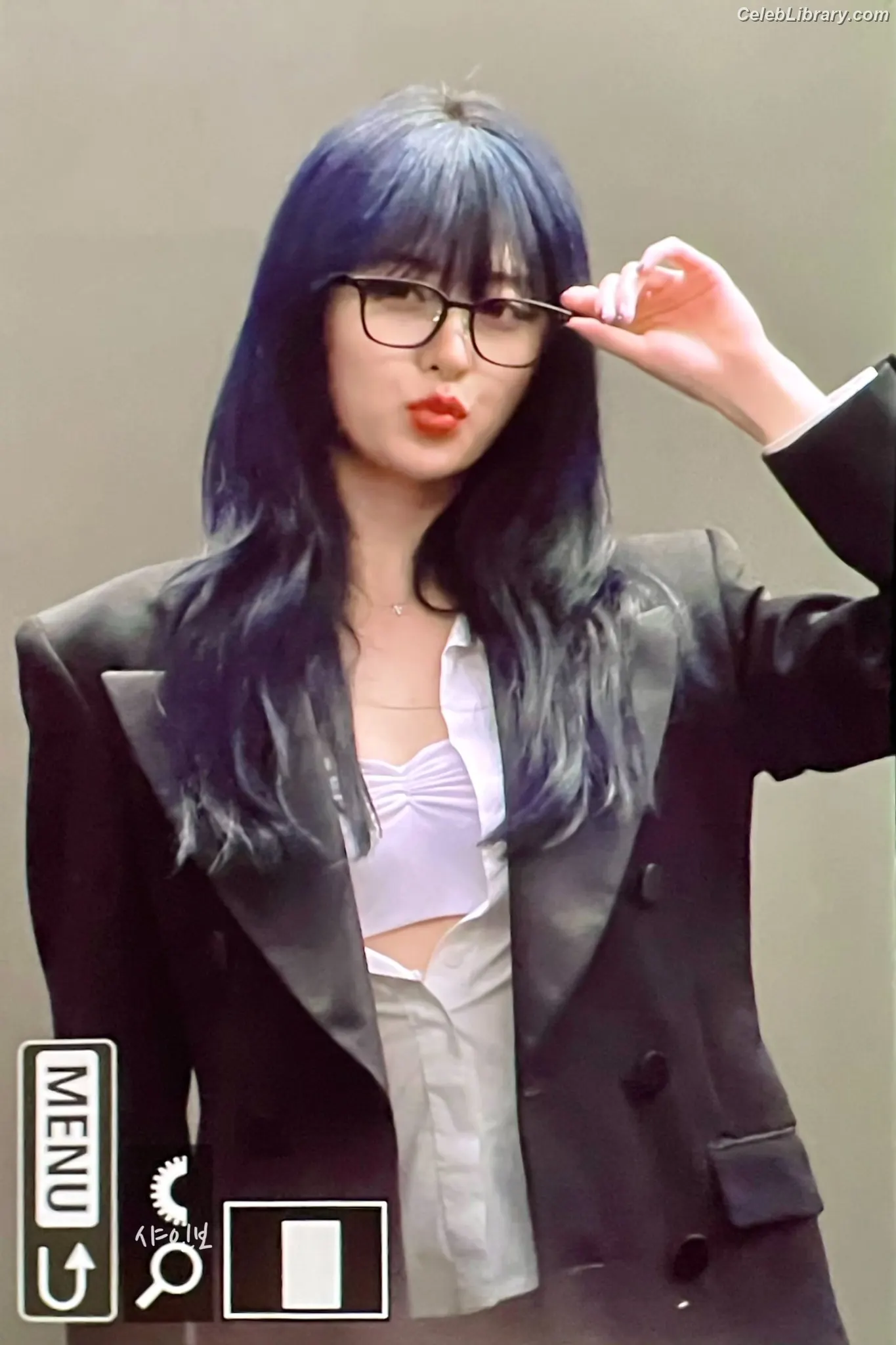 Huh Yunjin 허윤진  LESSERAFIM photo 20 of 252