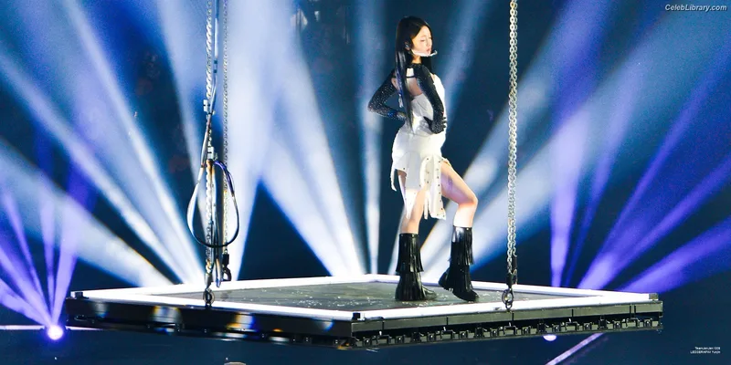 Huh Yunjin 허윤진  LESSERAFIM photo 17 of 253