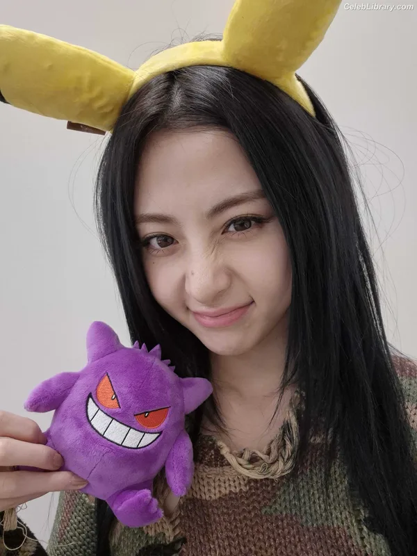 Huh Yunjin 허윤진 LESSERAFIM photo 9 of 253