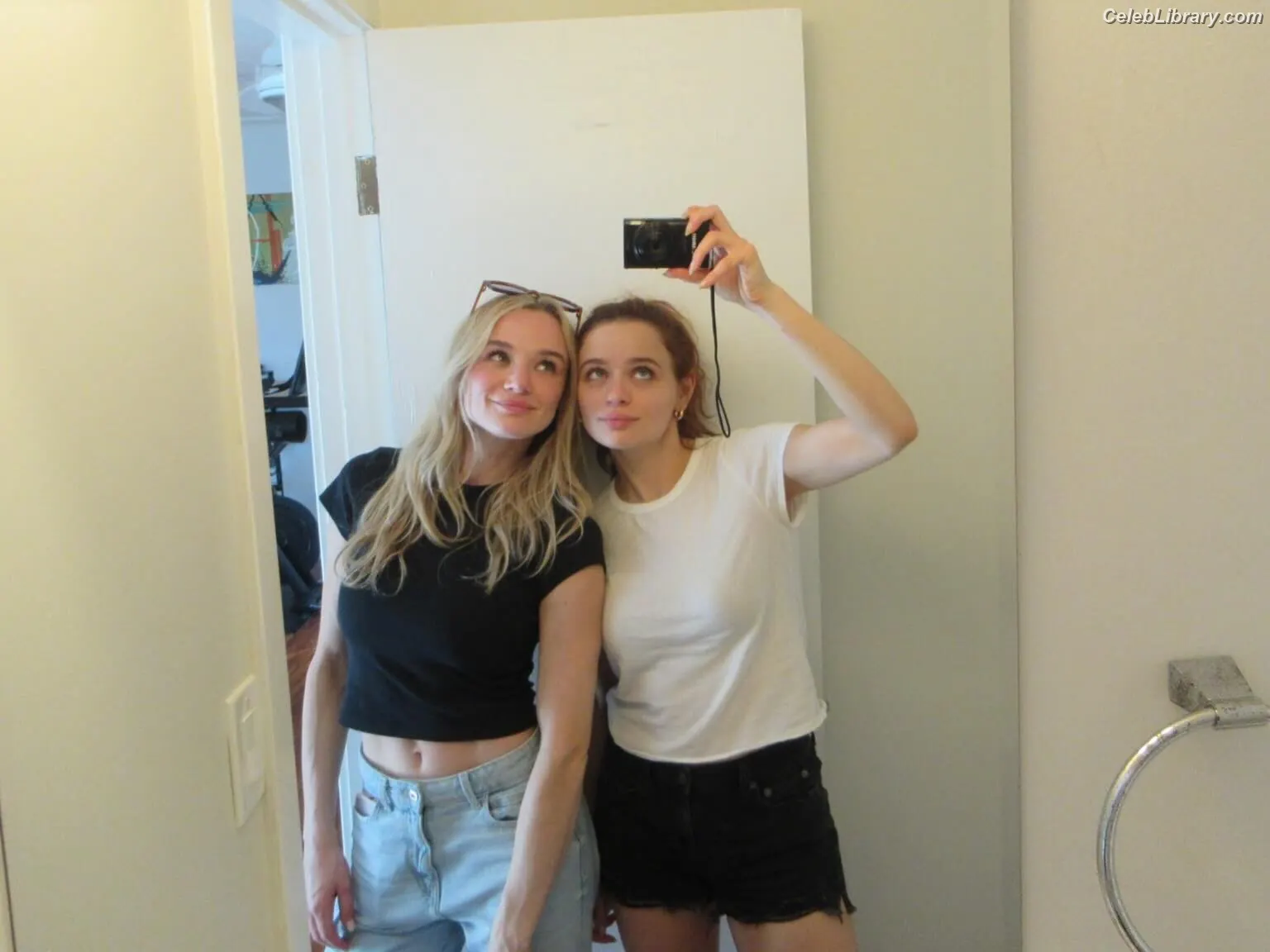 Hunter King photo 21 of 81