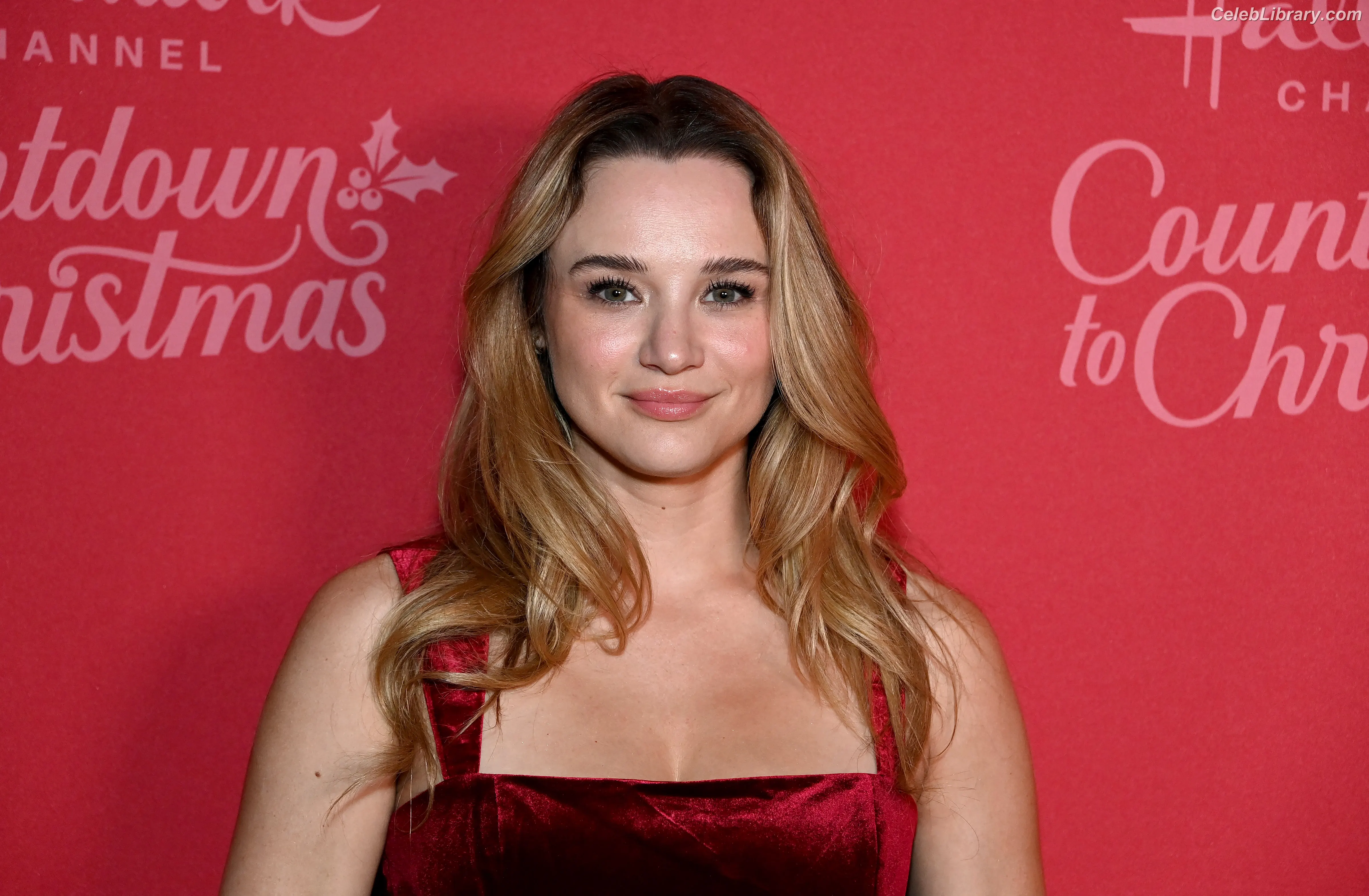 Hunter King photo 18 of 81