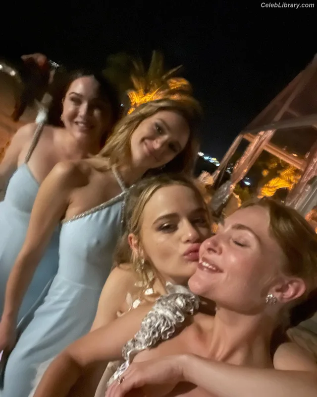 Hunter King photo 16 of 82