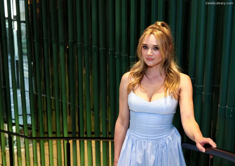 Hunter King photo 23 of 82