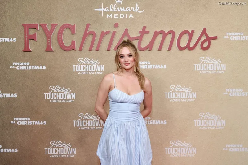 Hunter King photo 24 of 82