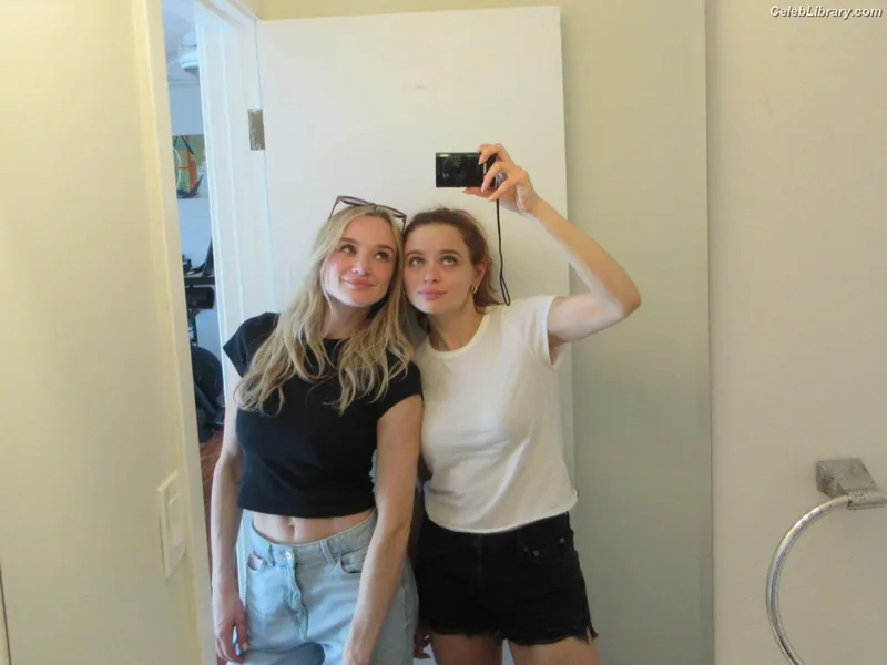 Hunter King photo 21 of 82