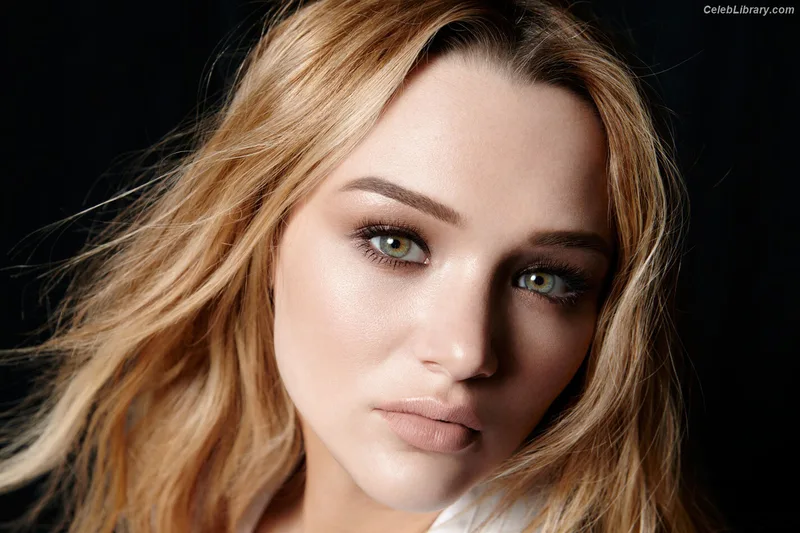 Hunter King photo 23 of 82