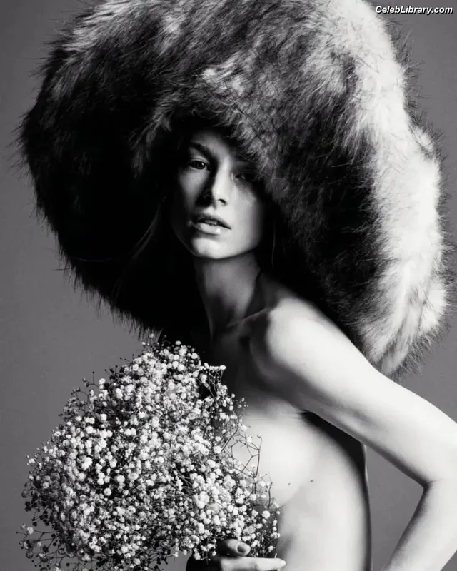 Hunter Schafer photo 1 of 46