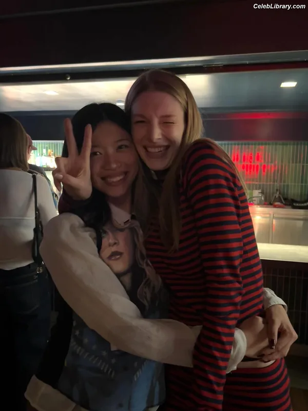 Hunter Schafer photo 5 of 46