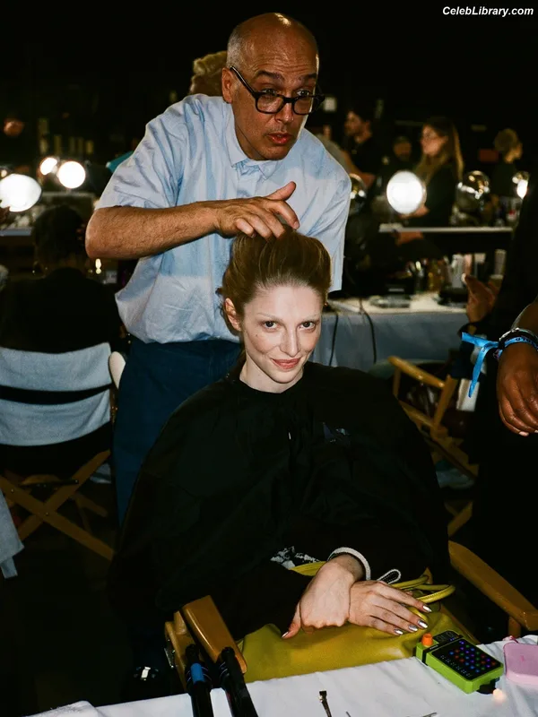 Hunter Schafer photo 8 of 46