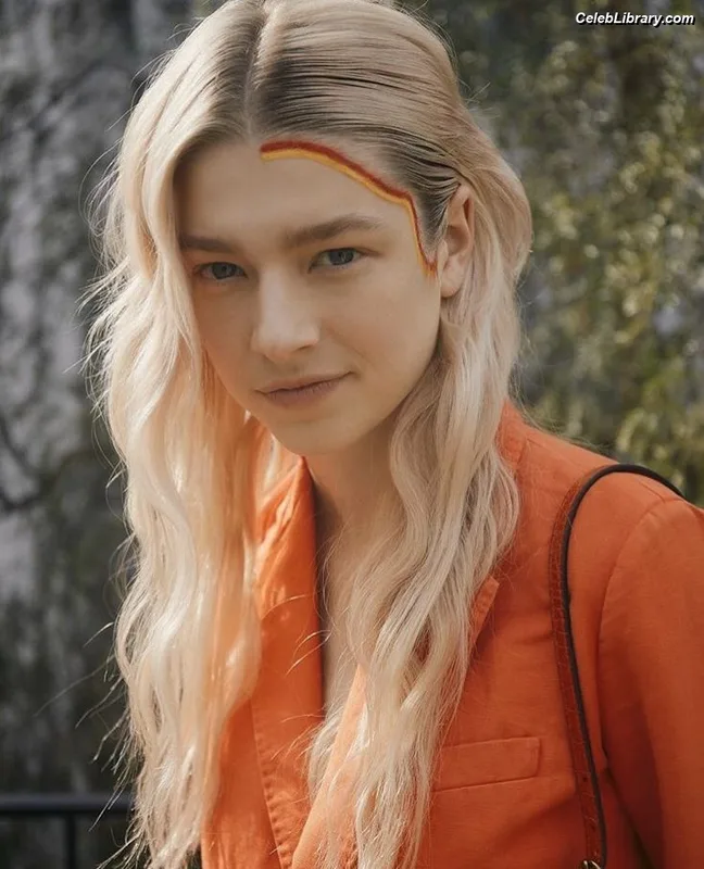 Hunter Schafer photo 22 of 46