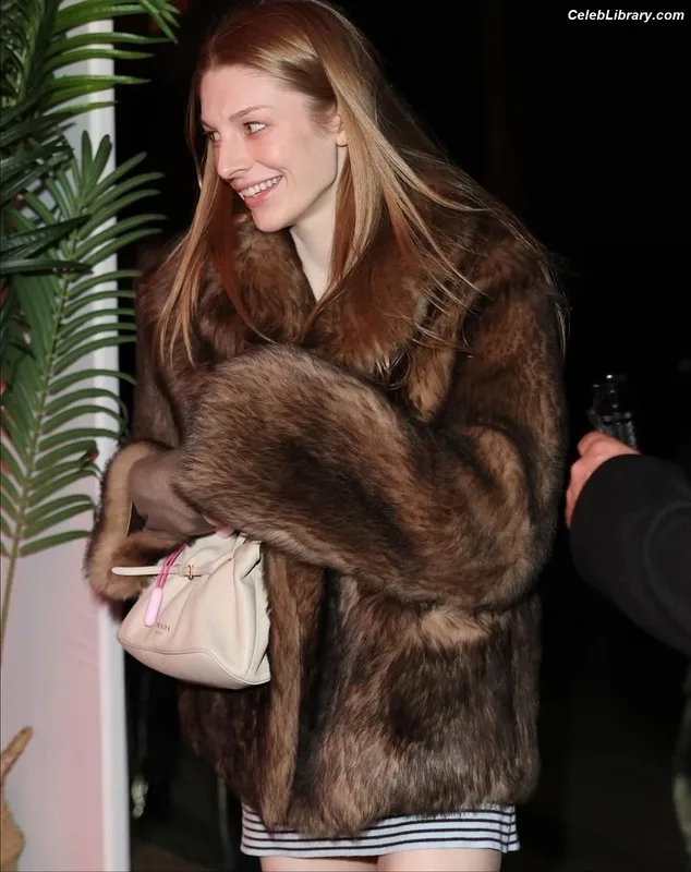 Hunter Schafer photo 8 of 46