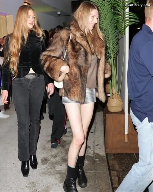 Hunter Schafer photo 13 of 46