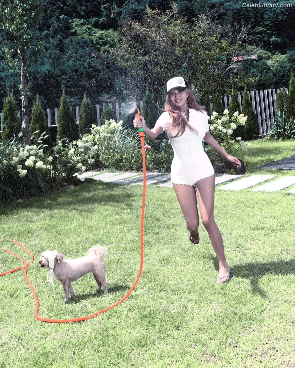HWASA photo 8 of 468