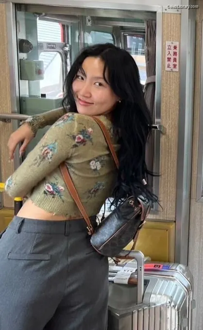 HWASA photo 1 of 468