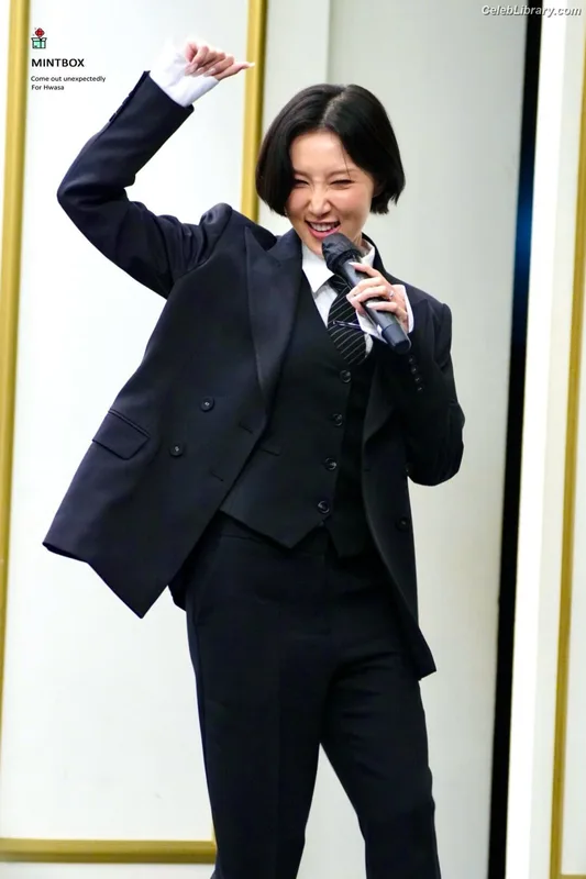 HWASA photo 2 of 469