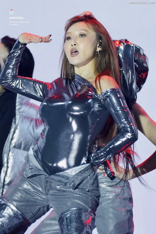 HWASA photo 7 of 469