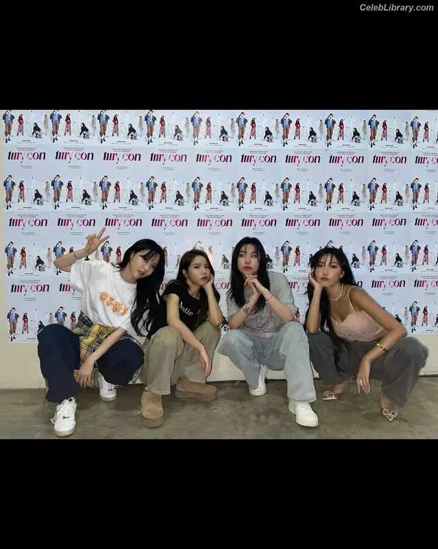 HWASA photo 9 of 469