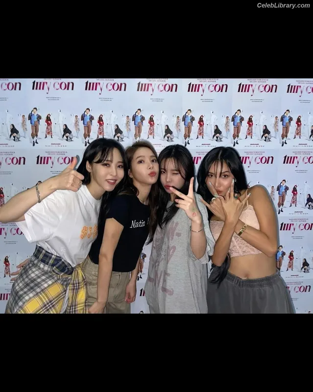 HWASA photo 14 of 469