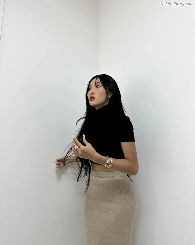 HWASA photo 17 of 469