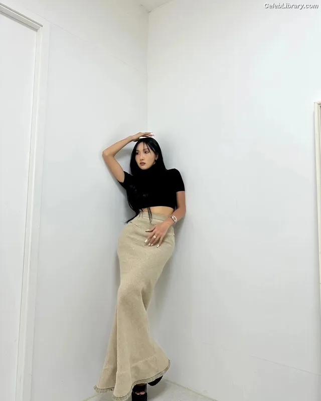 HWASA photo 21 of 469