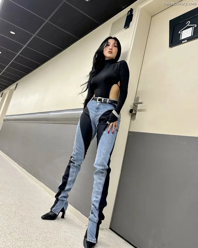 HWASA photo 24 of 469