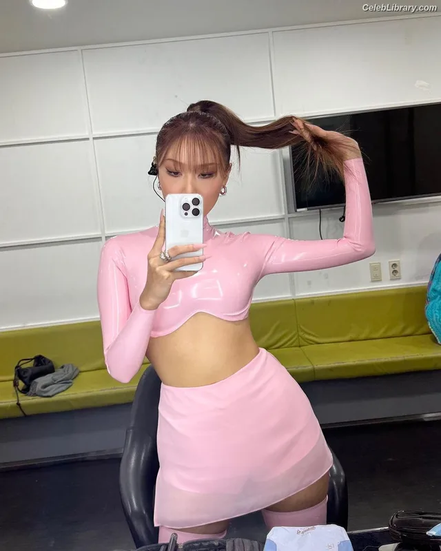HWASA photo 2 of 469