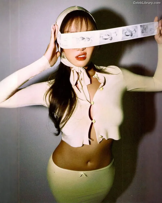 HWASA photo 10 of 469
