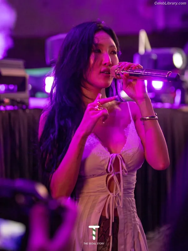 HWASA photo 24 of 469