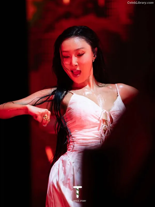 HWASA photo 9 of 469