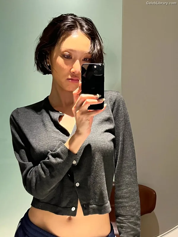 HWASA photo 10 of 469