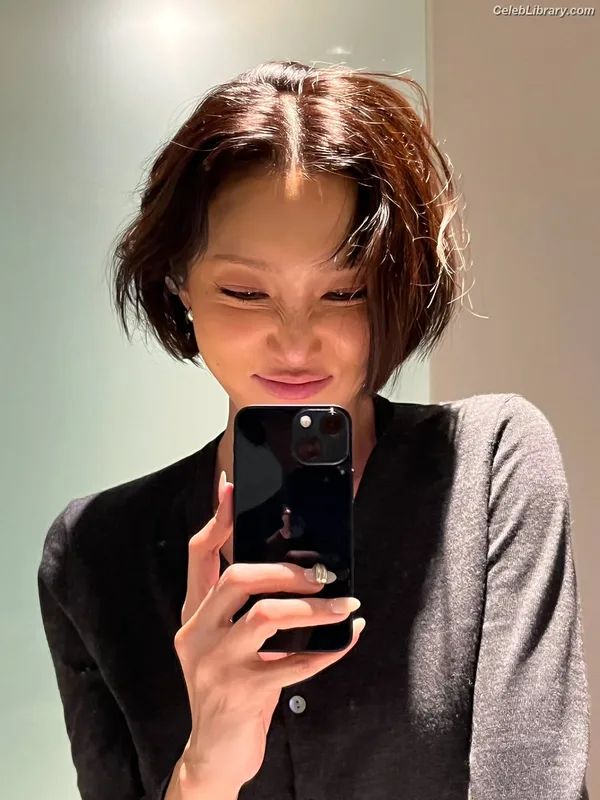 HWASA photo 12 of 469