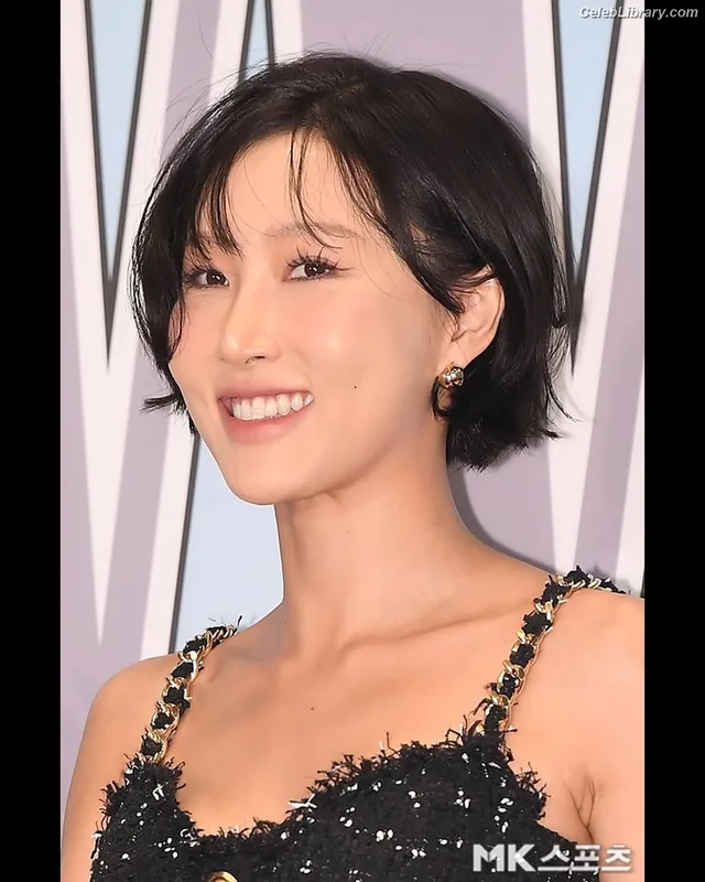 HWASA photo 13 of 469