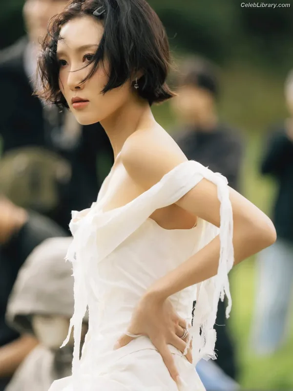 HWASA photo 15 of 469