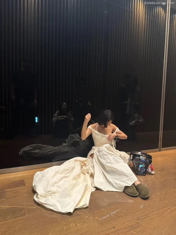 HWASA photo 1 of 469