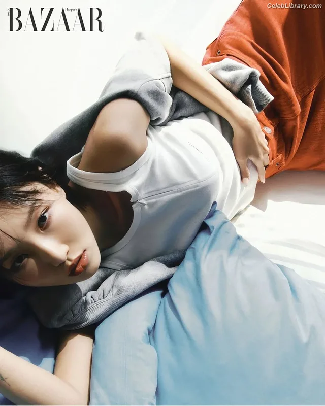 HWASA photo 2 of 469