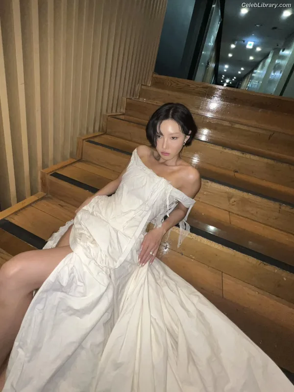 HWASA photo 3 of 469
