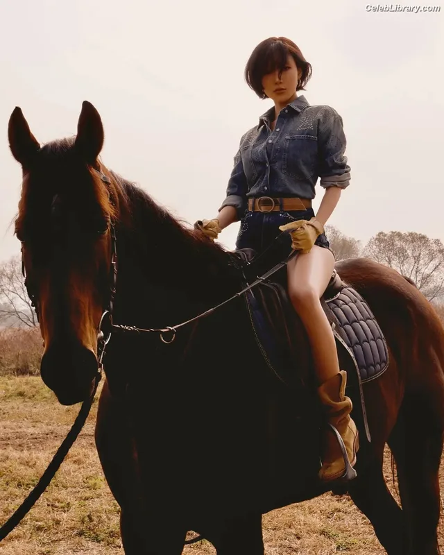 HWASA photo 10 of 469