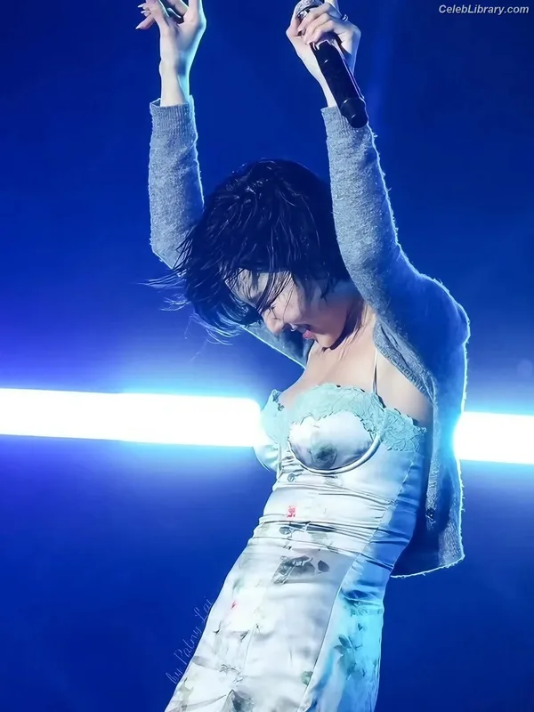 HWASA photo 4 of 469