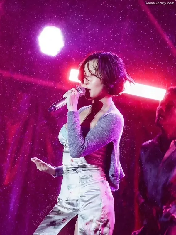 HWASA photo 13 of 469