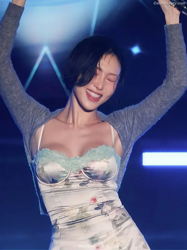 HWASA photo 14 of 469