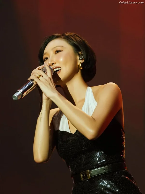 HWASA photo 19 of 469