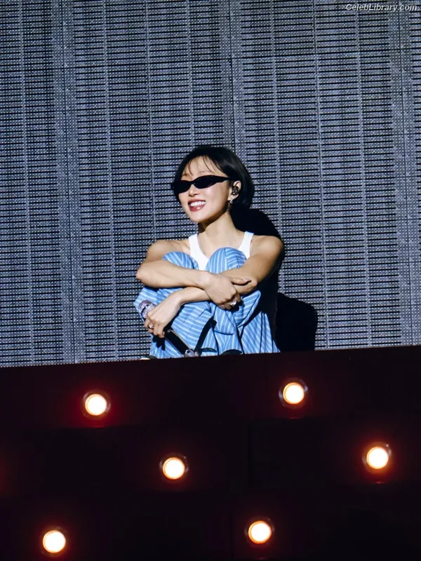 HWASA photo 5 of 469