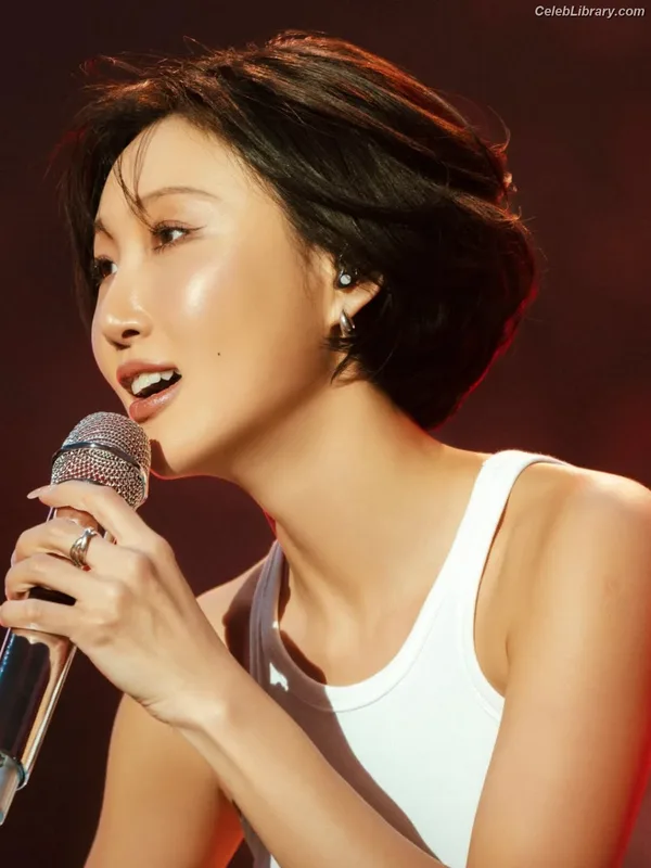 HWASA photo 9 of 469