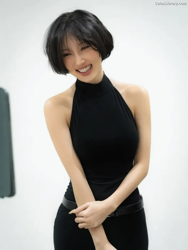 HWASA photo 19 of 469