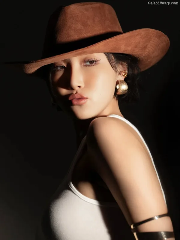 HWASA photo 21 of 469
