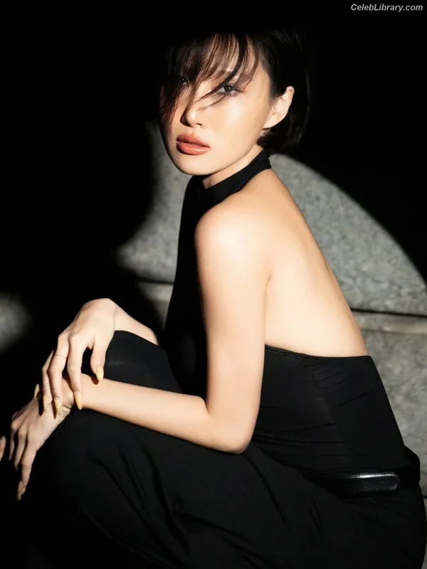 HWASA photo 2 of 469