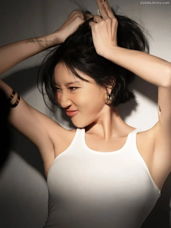 HWASA photo 4 of 469